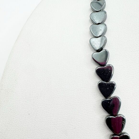Vintage Hematite Heart Beaded Necklace  Barrel Clasp 16” - Picture 4 of 9